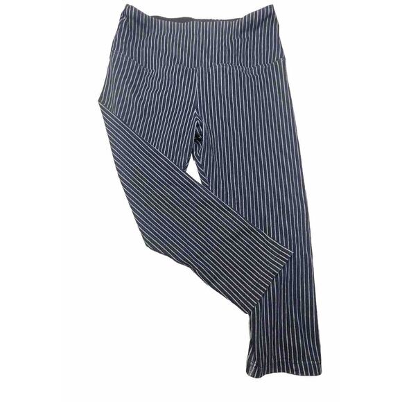 Lysse Large Denim Striped Capri Pull on Tummy Control Comfort Fit Stretchy RV$98 - Picture 3 of 5